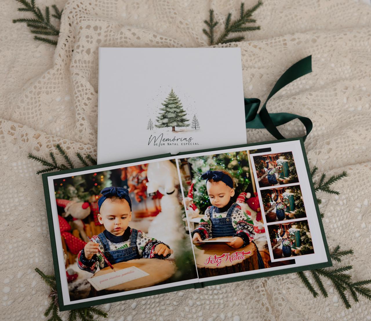 Álbum de Natal 15x15 em linho verde, com fotografias da sessão